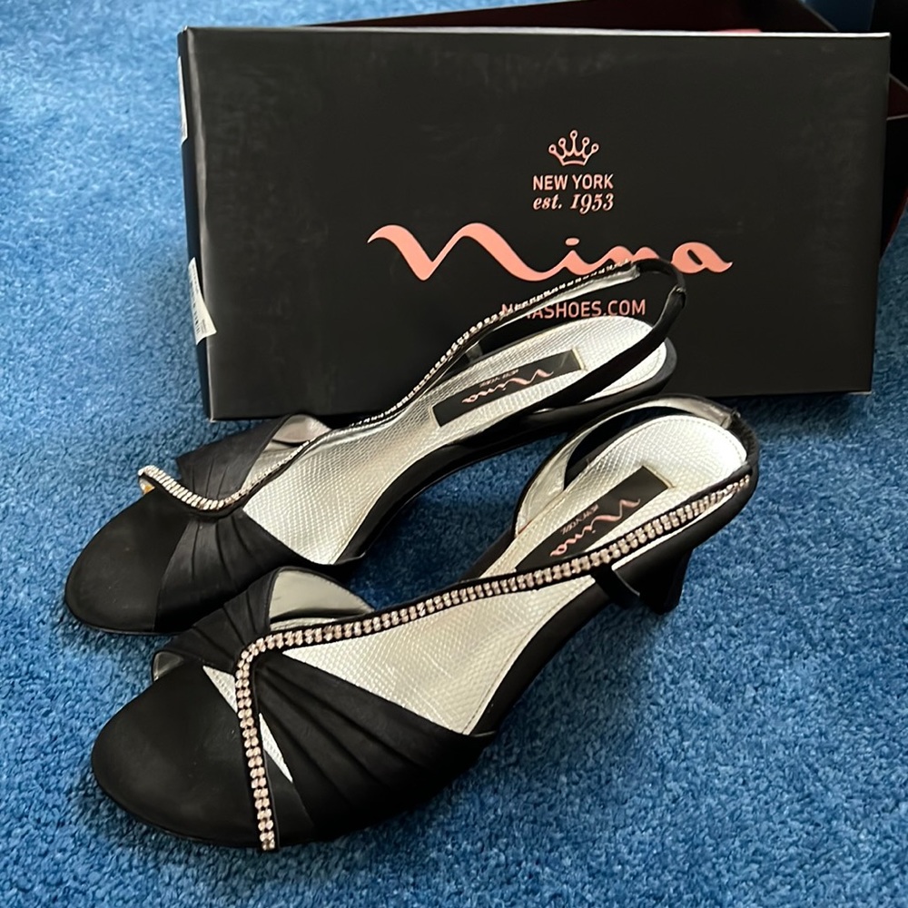 Like New Nina Dress Heels with 2” heel